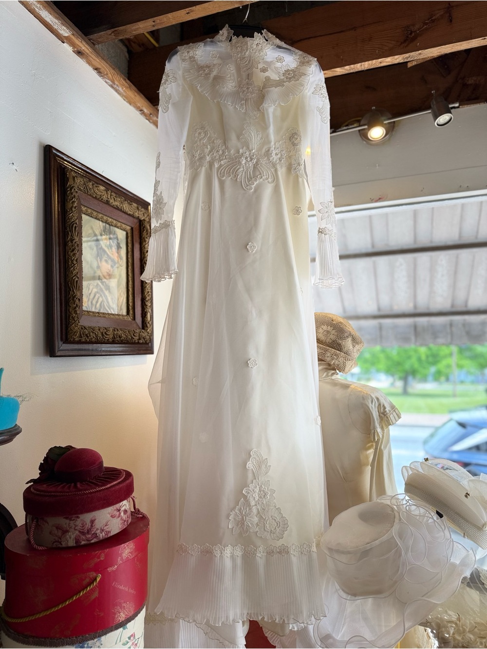 Vintage White Lace Long Sleeve Wedding Dress